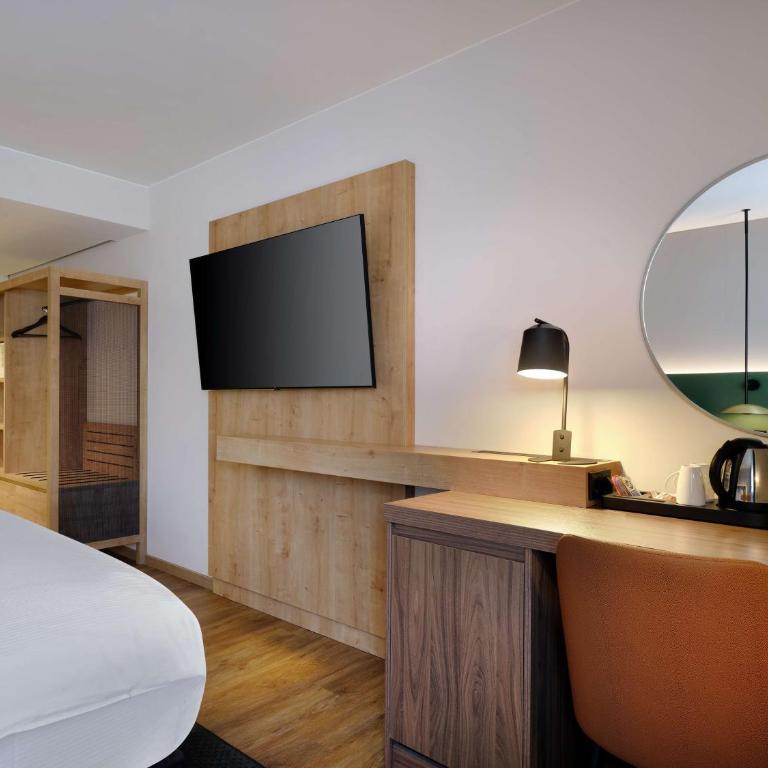 Hilton Garden Inn Innsbruck Tivoli - Zimmer mit Kingsize-Bett - 1