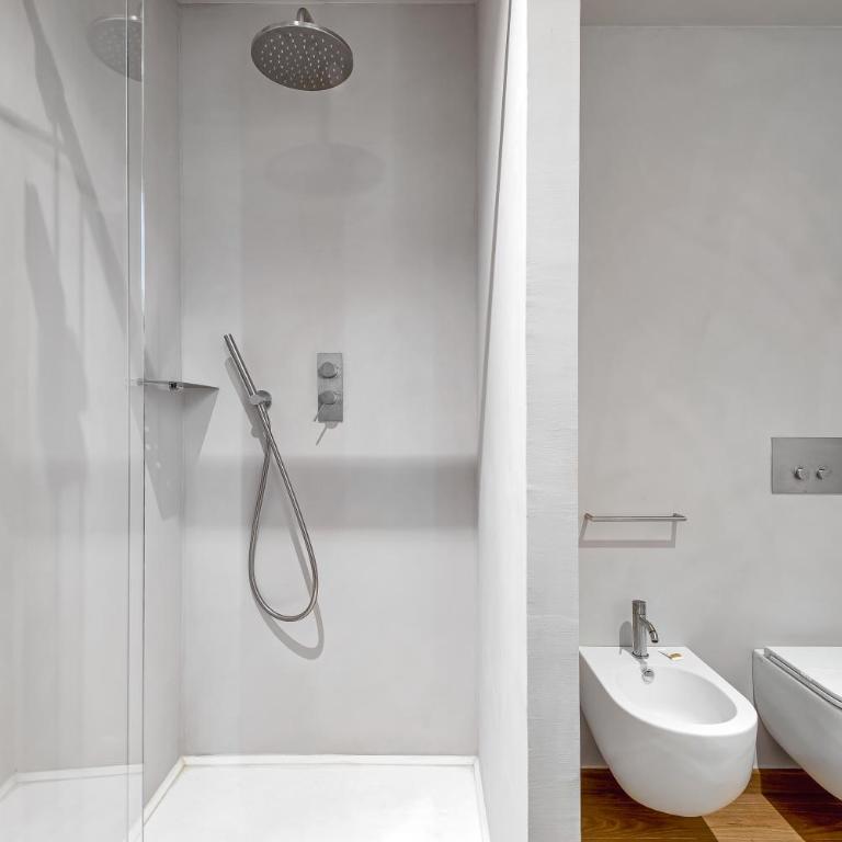 Via Venezia 10 - Renaissance - Historic Charm with Frescoes and Private Courtyard Parking in Florence Heart - Appartamento con 1 Camera da Letto - 3