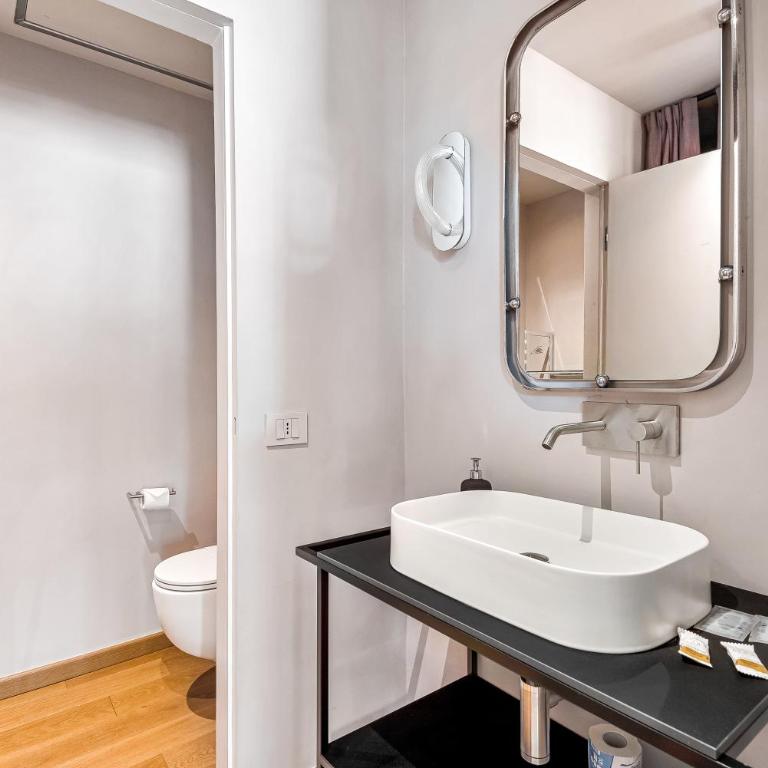 Via Venezia 10 - Renaissance - Historic Charm with Frescoes and Private Courtyard Parking in Florence Heart - Appartamento con 1 Camera da Letto - 5