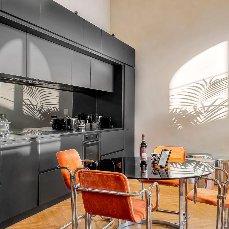 Via Venezia 10 - Renaissance - Historic Charm with Frescoes and Private Courtyard Parking in Florence Heart - Appartamento con 1 Camera da Letto - 13