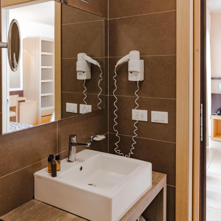 Riva Marina Resort - CDSHotels - Camera Matrimoniale Comfort - 5