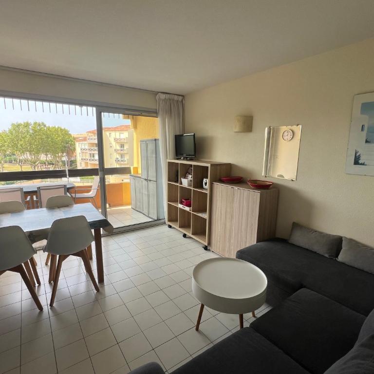 SOPRALAND Joli T2 avec cabine piscine proche plage Richelieu Cap d Agde - Appartement - Vue sur Piscine - 4