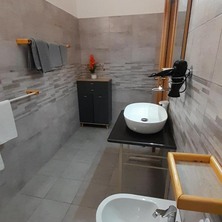 Il cappello sulle 23! Camere in affitto breve - Camera Matrimoniale con Bagno Privato - 9