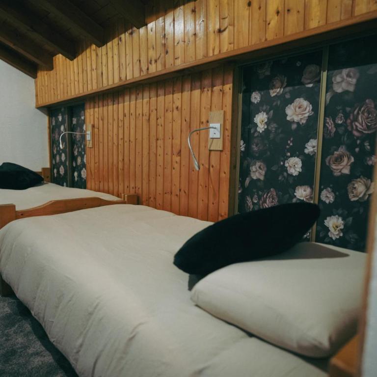 Auberge La Table D' - Chambre Quadruple avec Salle de Bains Privative - 3