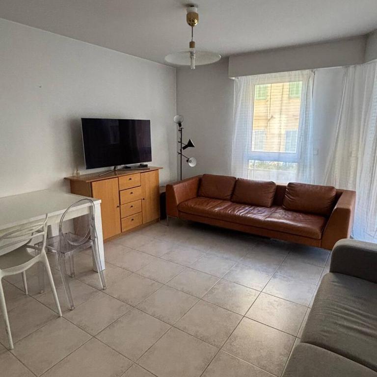 Debussy One Bedroom Apartment with a Balcony - Appartement 1 Chambre - 9