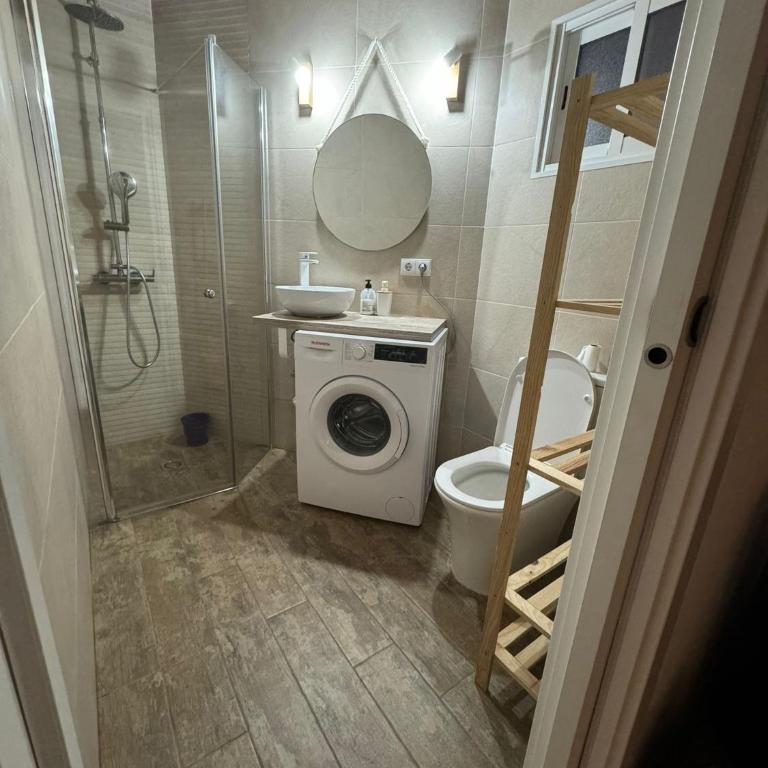 Maravillas Loft - One-Bedroom Apartment - 3