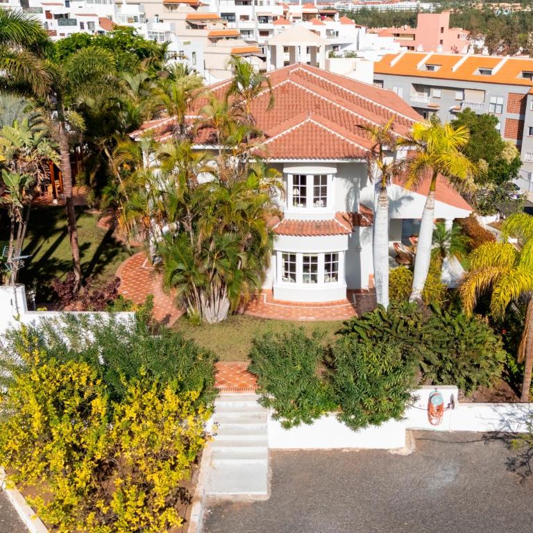 Home2Book Timeless Elegance Villa, Los Cristianos - Villa - 1