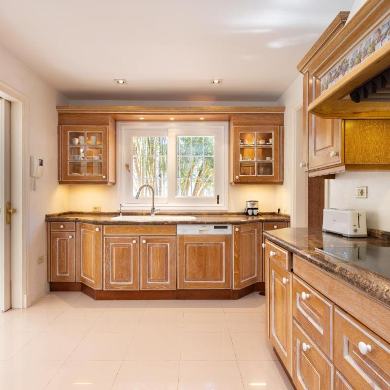 Home2Book Timeless Elegance Villa, Los Cristianos - Villa - 18