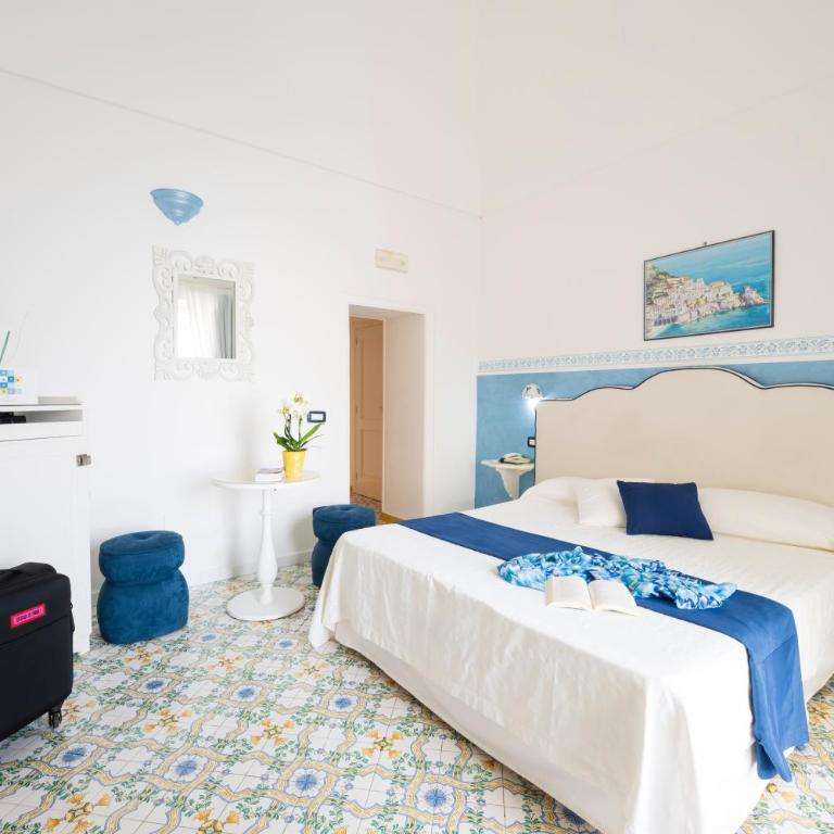 Palazzo Talamo - Camera Deluxe Matrimoniale/Doppia con Letti Singoli con Vista Mare - 12