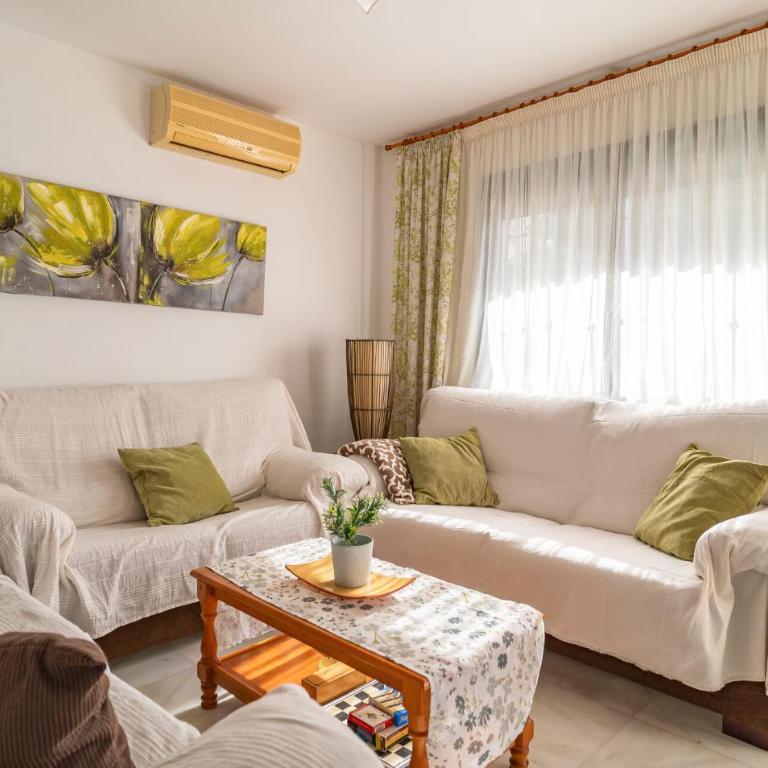 Lovely Apartment In Benalmádena With Wifi - Apartamento de 2 dormitorios - 2