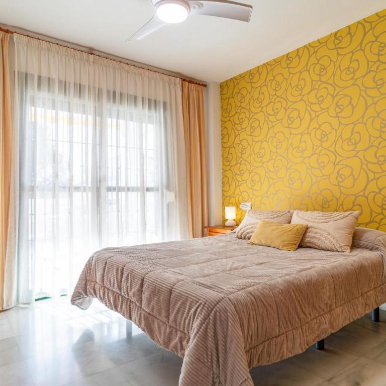 Lovely Apartment In Benalmádena With Wifi - Apartamento de 2 dormitorios - 6