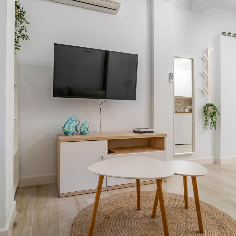 Beautiful Apartment In Fuengirola - Apartamento - 2