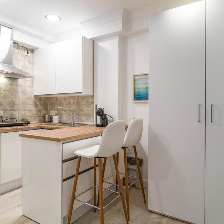 Beautiful Apartment In Fuengirola - Apartamento - 4