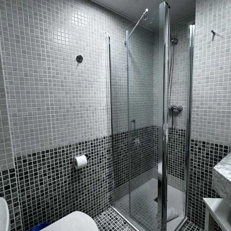 Barcelona4Seasons - Central Palace - Three-Bedroom Apartment - 15