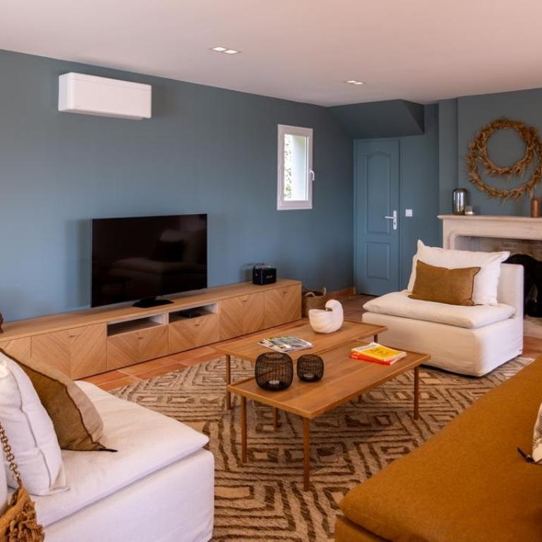 Villa Mimosa, climatisée avec Piscine et Vue Mer pour 10 personnes à La Londe-Les-Maures - Maison de Vacances - 10
