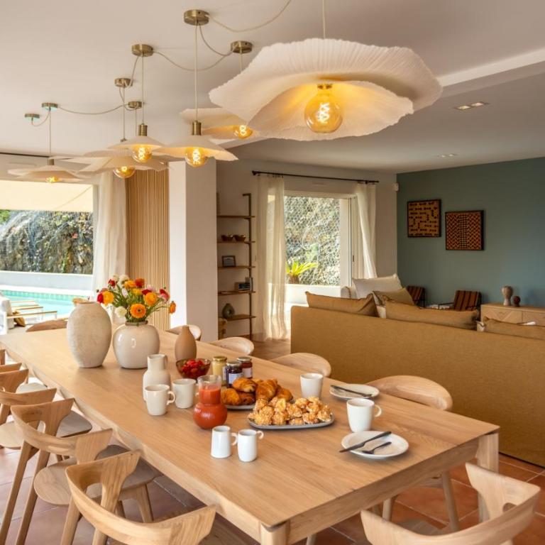 Villa Mimosa, climatisée avec Piscine et Vue Mer pour 10 personnes à La Londe-Les-Maures - Maison de Vacances - 11