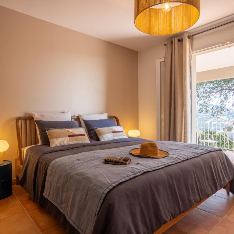Villa Mimosa, climatisée avec Piscine et Vue Mer pour 10 personnes à La Londe-Les-Maures - Maison de Vacances - 15