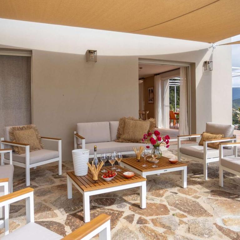Villa Mimosa, climatisée avec Piscine et Vue Mer pour 10 personnes à La Londe-Les-Maures - Maison de Vacances - 6
