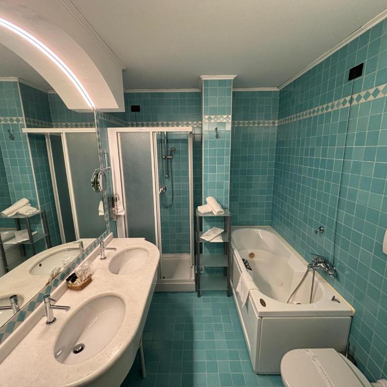 Hotel Carlton - Junior Suite - 3