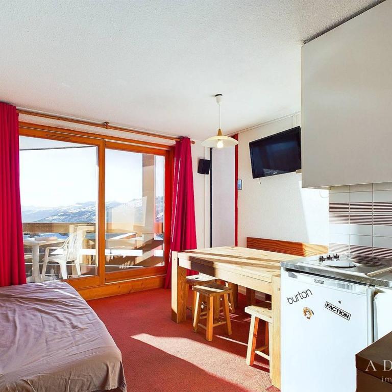 Charmant 2P avec Parking, Balcon, près des Pistes et Commerces à Montvalezan - FR-1-398-509 - Appartement (6 Adultes) - 1