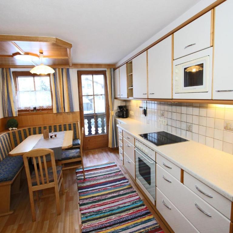 Apartment in Kaltenbach near Ski Lift - Three-Bedroom Apartment - 27