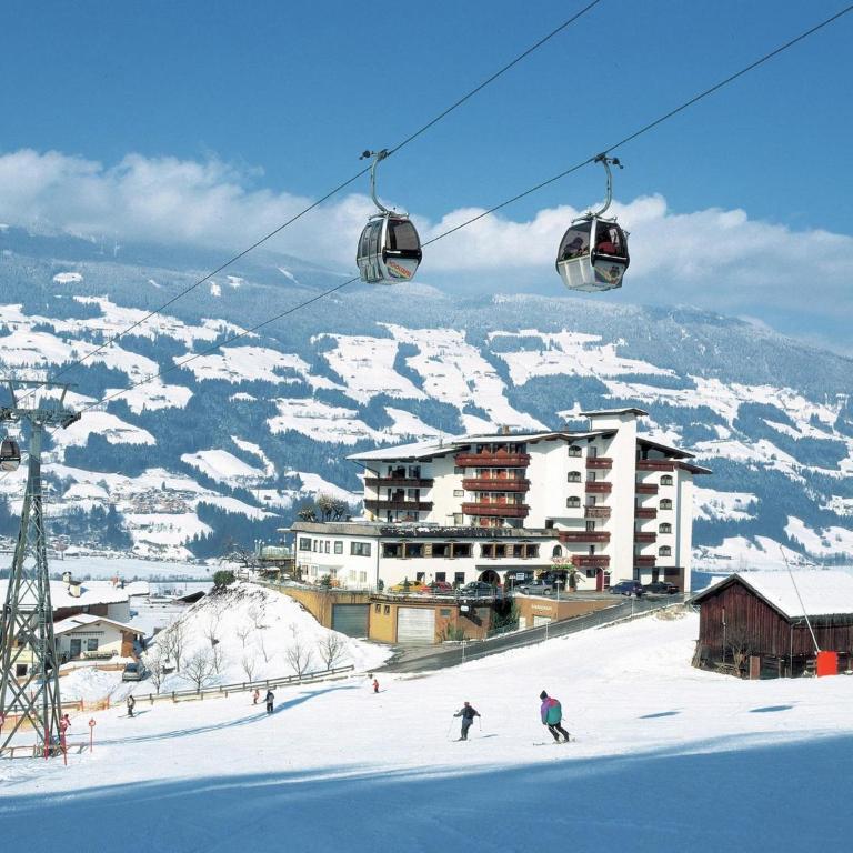 Apartment in Kaltenbach near Ski Lift - Three-Bedroom Apartment - 38