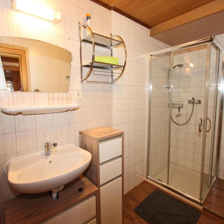 Apartment in Kaltenbach near Ski Lift - Three-Bedroom Apartment - 31