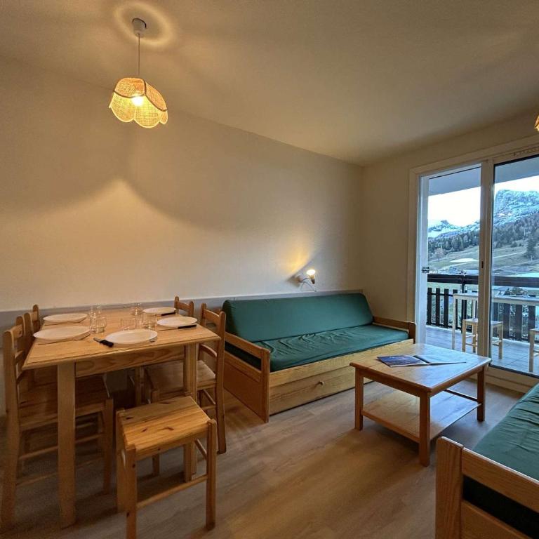 Appartement lumineux 2 pièces, parking gratuit, proche des pistes et commerces - 5 pers, SuperDévoluy - FR-1-525-211 - Apartment (5 Adults) - 1
