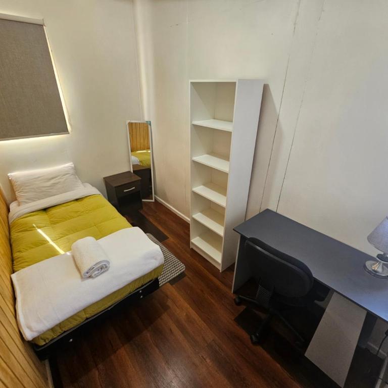 Catema - Large Single Room - 1