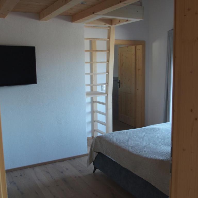 Ferienwohnung Streuobstwiese - Apartment mit 1 Schlafzimmer, Balkon und Bergblick - 7