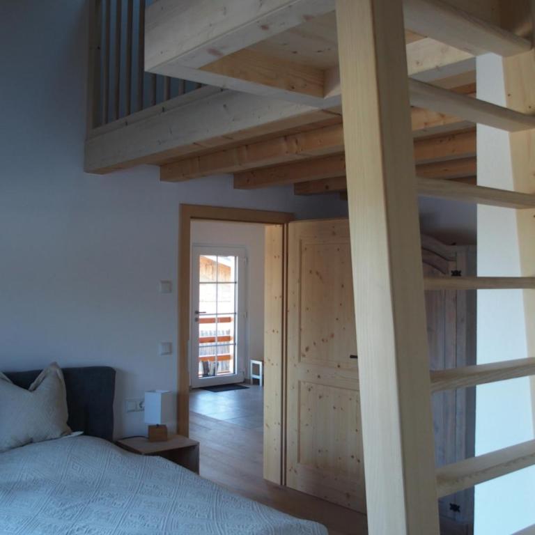 Ferienwohnung Streuobstwiese - Apartment mit 1 Schlafzimmer, Balkon und Bergblick - 5