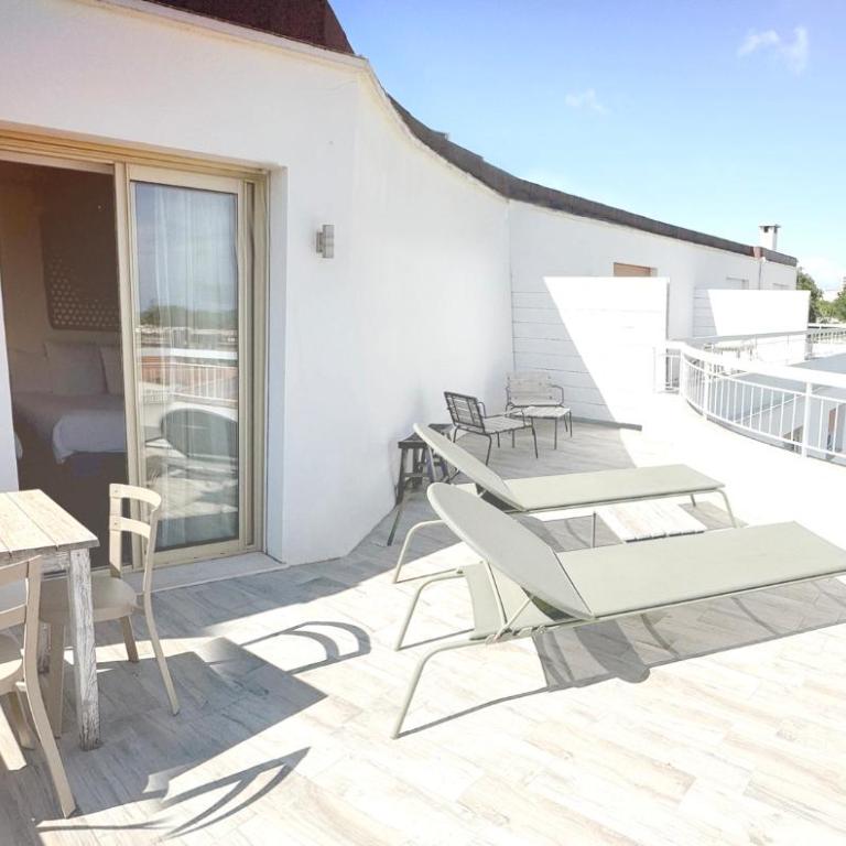 Blanc Sable Hôtel - Chambre Triple avec Terrasse - 5