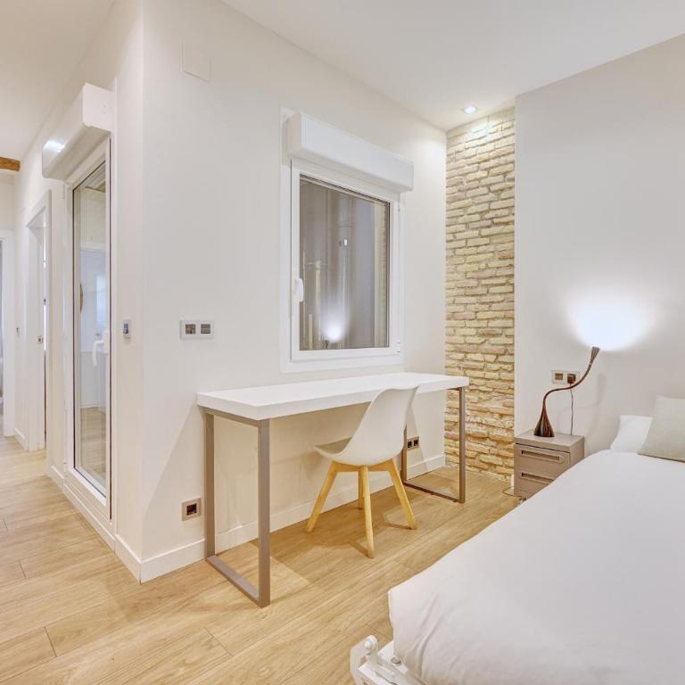 Edificio Joya by Clabao - Deluxe One-Bedroom Apartment - 13