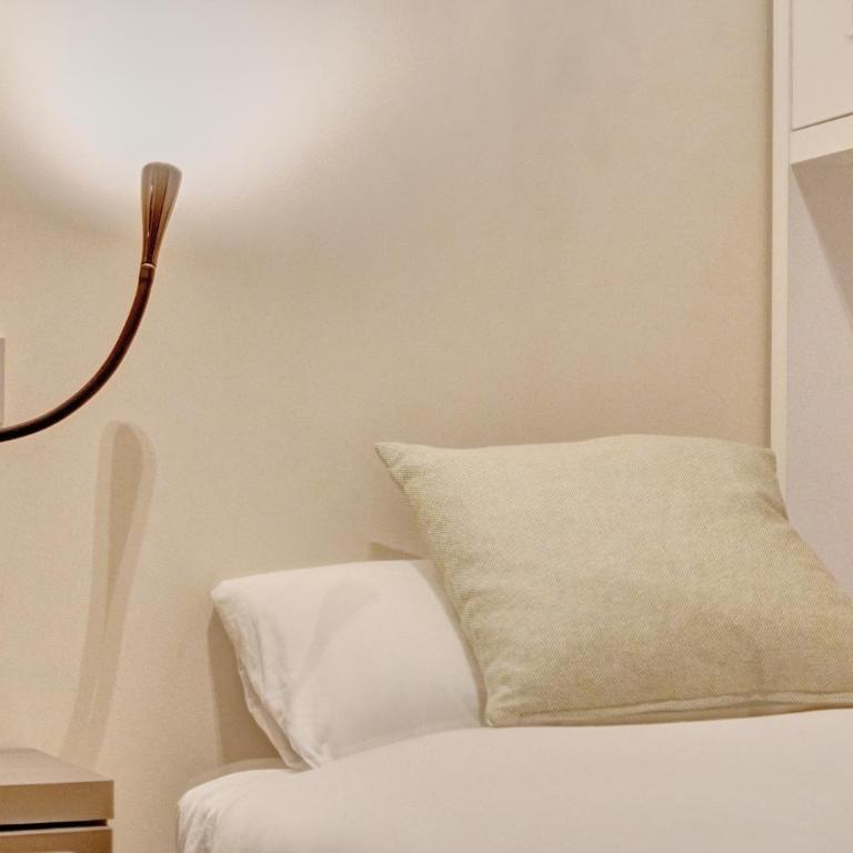Edificio Joya by Clabao - Deluxe One-Bedroom Apartment - 10