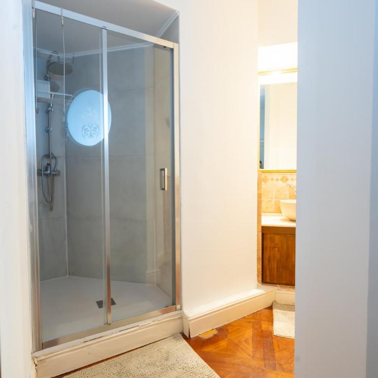 Perla Marina Sea View Apartment - Two-Bedroom Apartment - 10