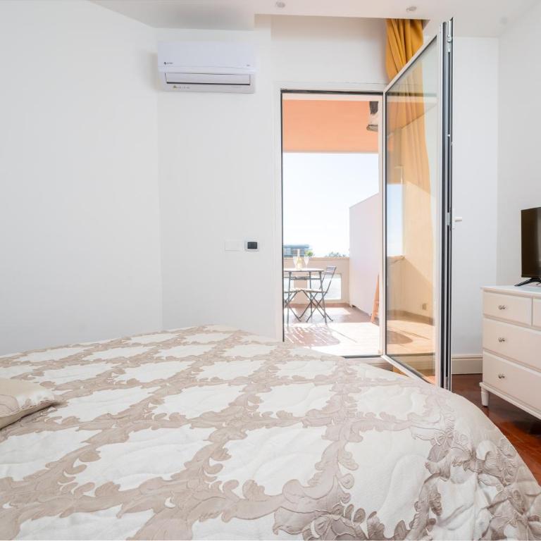 Perla Marina Sea View Apartment - Two-Bedroom Apartment - 26