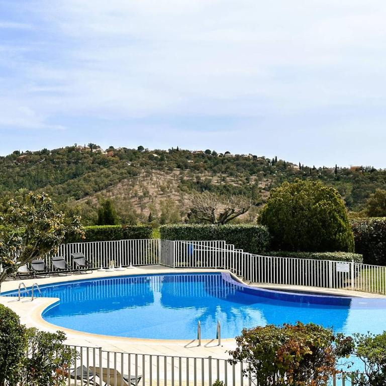Les Medes pour 7 personnes sur le Domaine de Valcros, à La Londe-Les-Maures - Maison 3 Chambres - 2