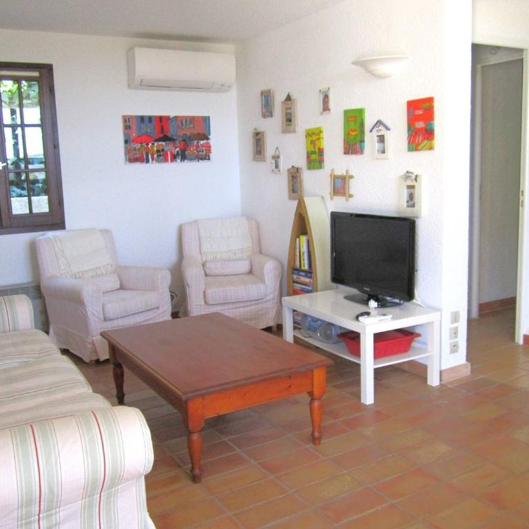 Les Medes pour 7 personnes sur le Domaine de Valcros, à La Londe-Les-Maures - Maison 3 Chambres - 8