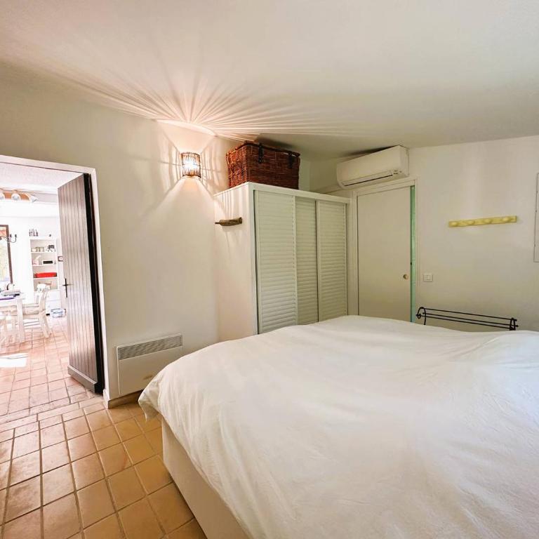 Les Medes pour 7 personnes sur le Domaine de Valcros, à La Londe-Les-Maures - Maison 3 Chambres - 12
