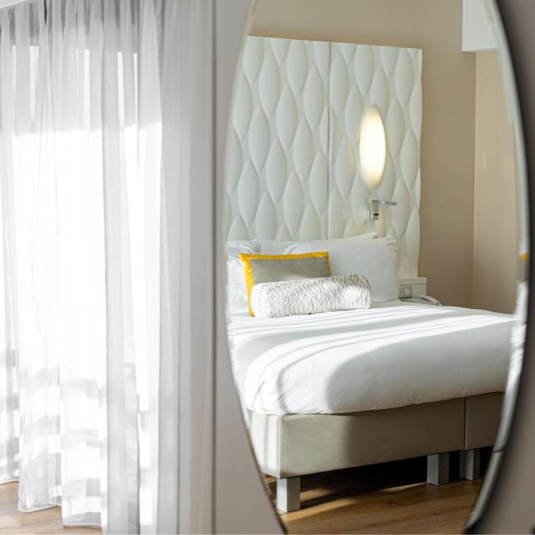 Renaissance Aix-en-Provence Hotel - Chambre Lit King-Size - Vue Panoramique sur Ville - 9