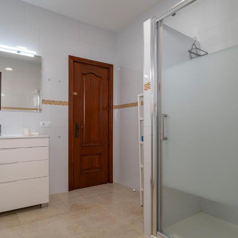 Amazing Home In Benalmadena - Casa de vacaciones de 8 dormitorios - 16