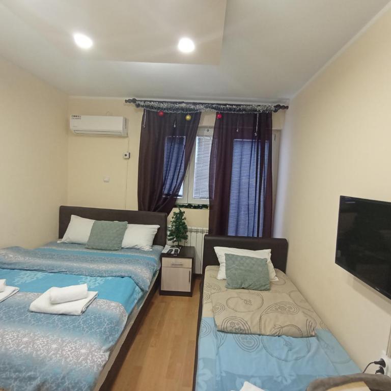 Apartments & Rooms -MDL Lazić - Trokrevetna Soba sa Kupatilom - 6