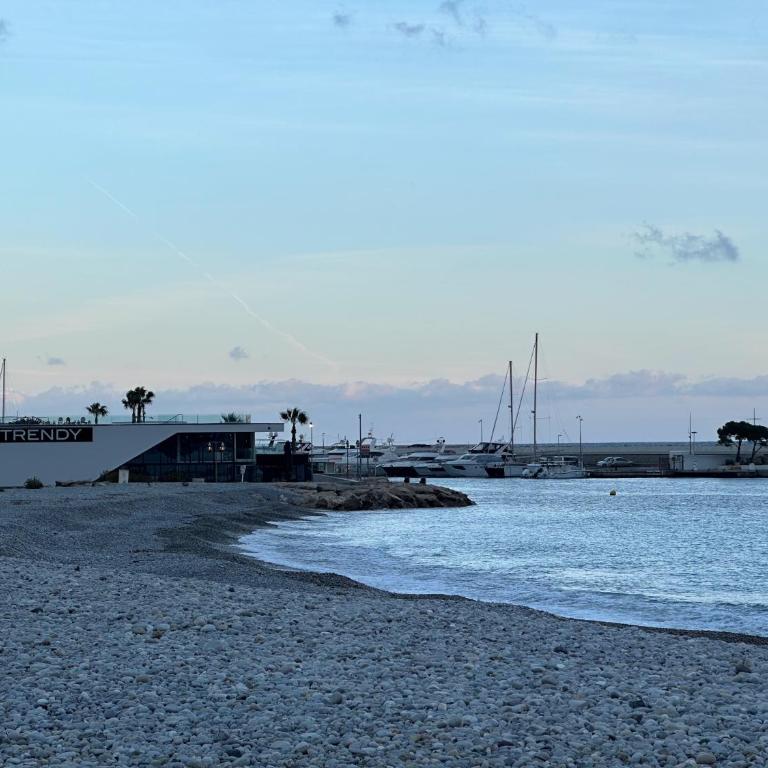 Side Ocean View Studio, 24H Check-In and Out, Air Conditioner, Close to Airport - Appartement 1 Chambre - 29