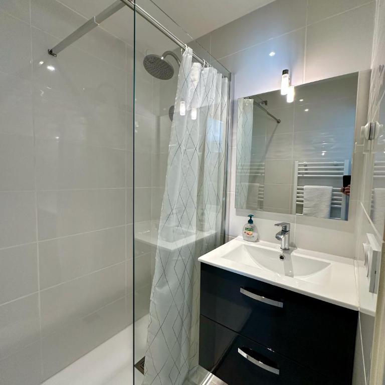 Side Ocean View Studio, 24H Check-In and Out, Air Conditioner, Close to Airport - Appartement 1 Chambre - 14