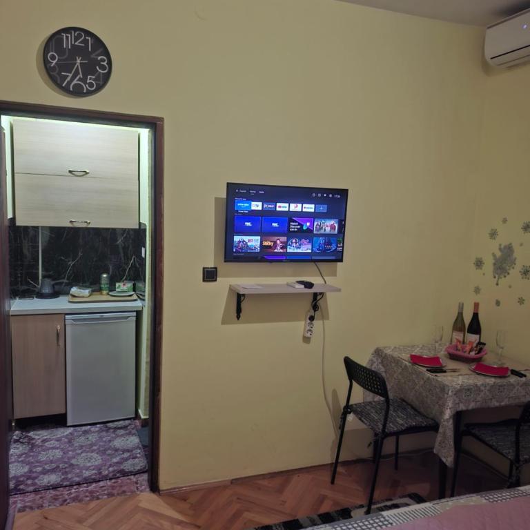 Barcelona Apartments - Standard Studio - 5