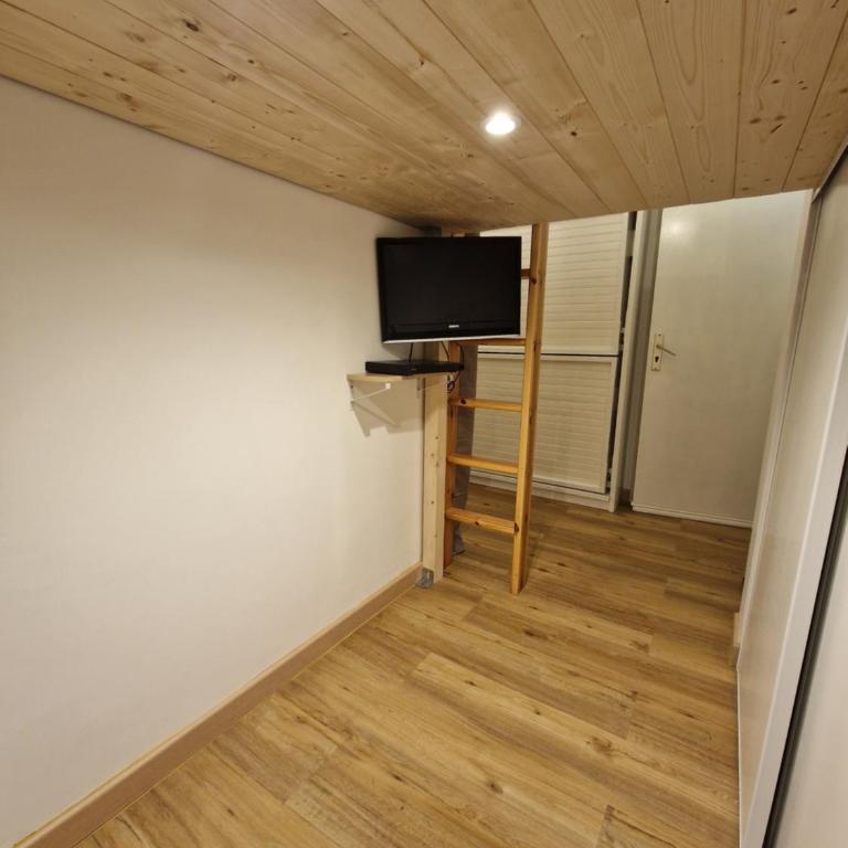 Centre Station - La Vallée Blanche 2 - La Foux - Two-Bedroom Apartment - 10