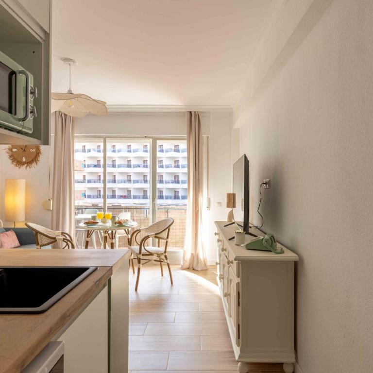 NEW BOLICHES APARTMENT 2nd Line Beach with Parking - One-Bedroom Apartment - 11