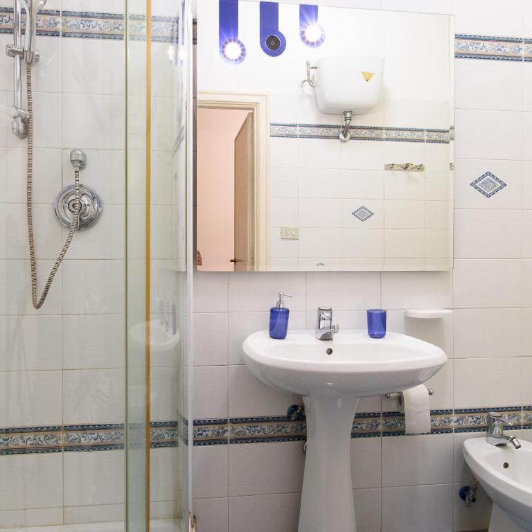 Casa NeLLa, Apartment with 2 bedrooms, Rome - Appartamento con 2 Camere da Letto - 10