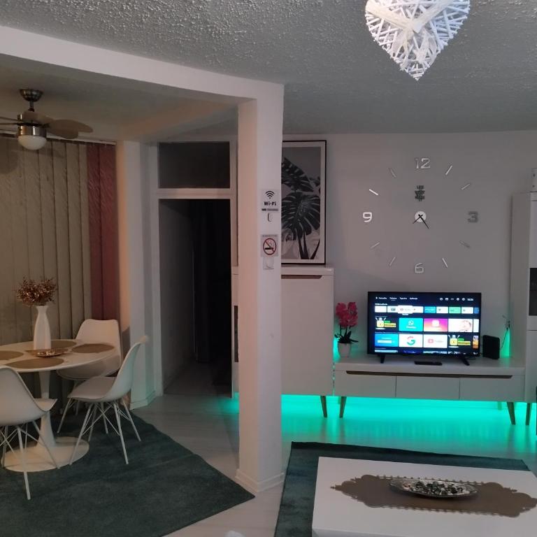 Apartman San - One-Bedroom Apartment - 1