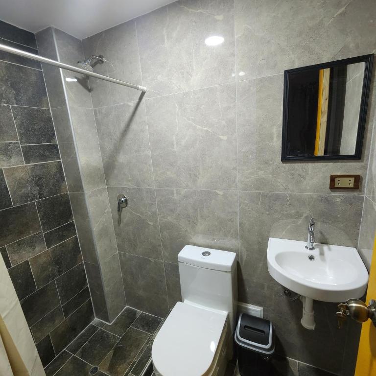 Hospedaje Casa Huayra - Double Room with Private Bathroom - 4